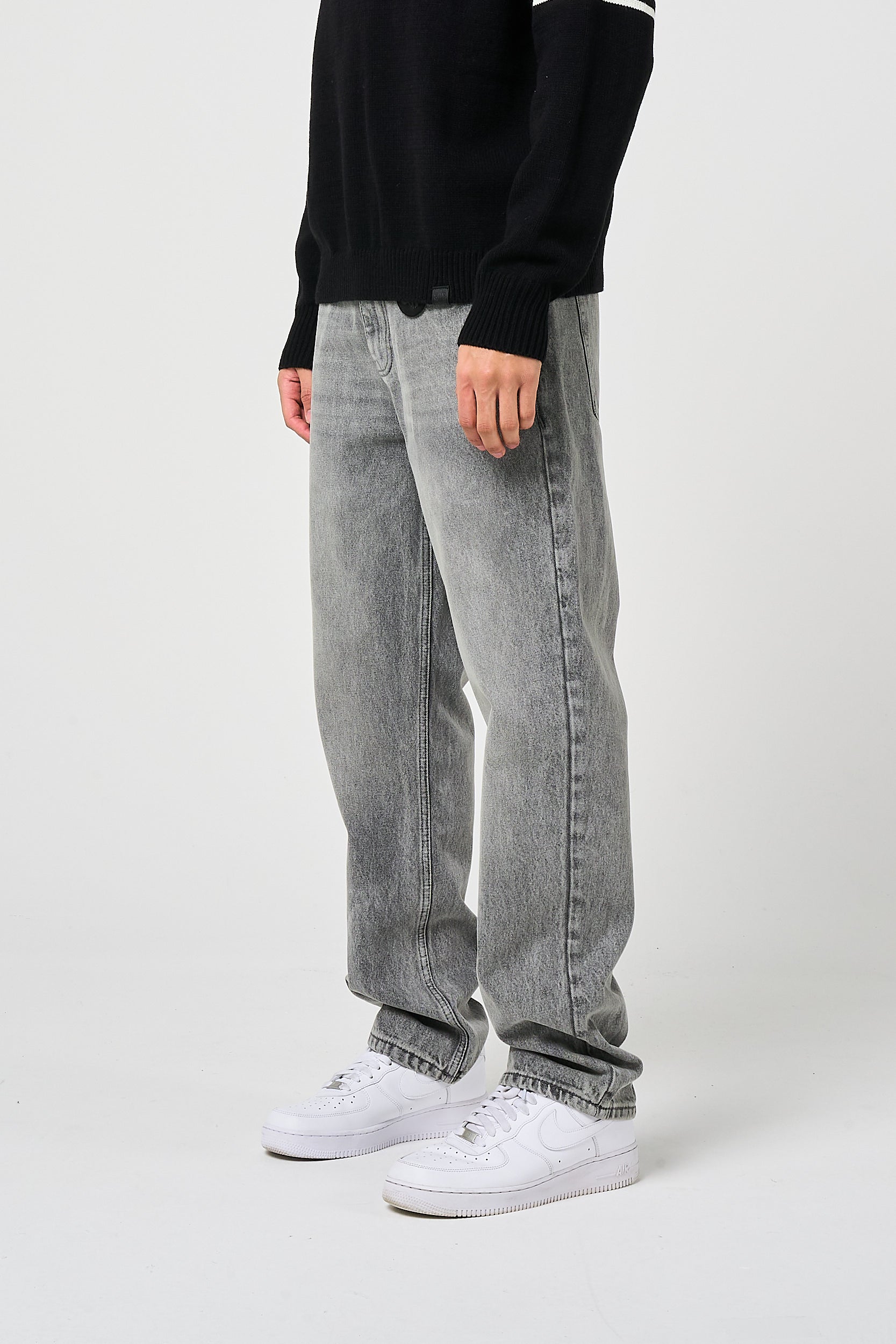 Lennox Grey Straight Jean – Amicci