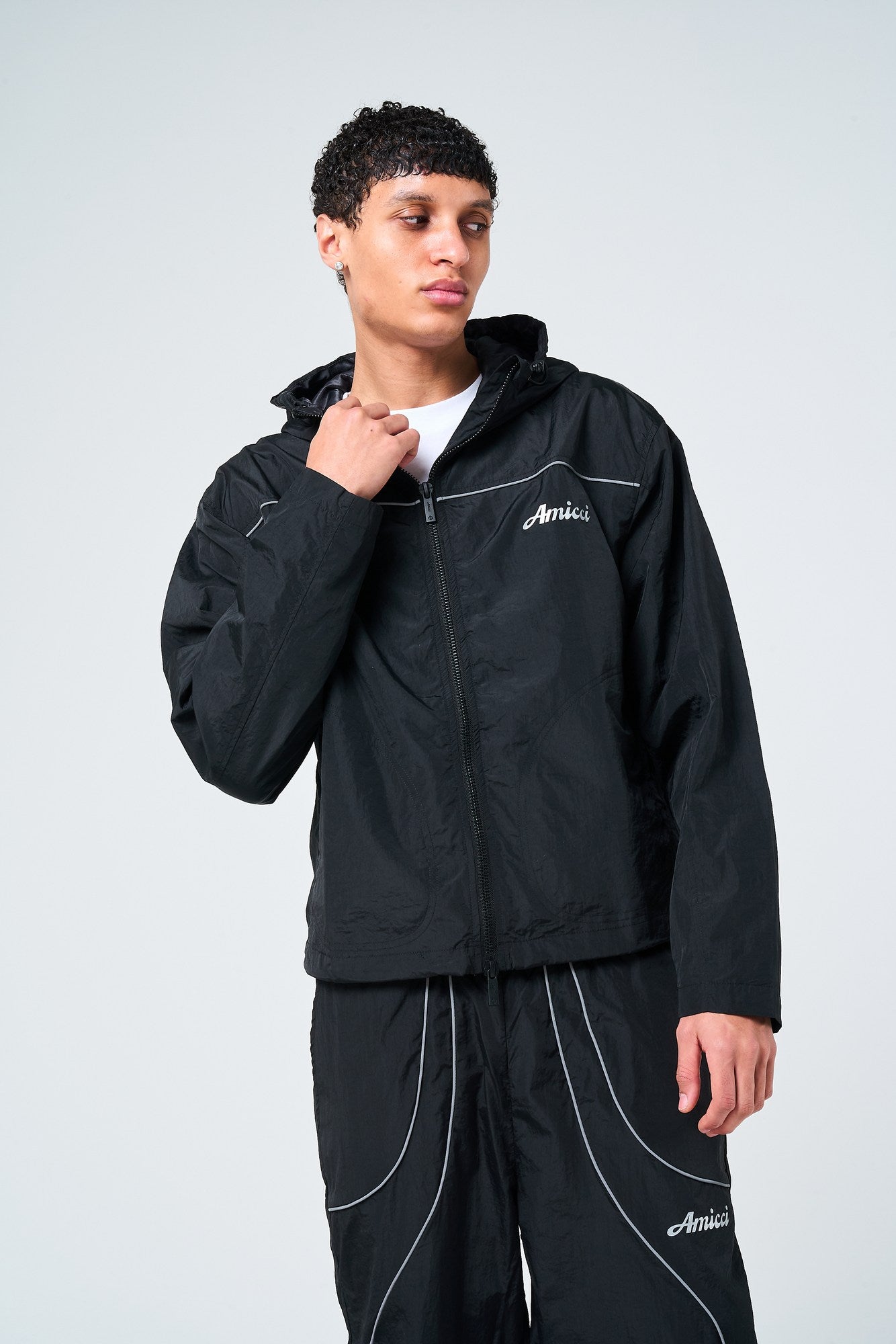 Carson Black Windbreaker – Amicci