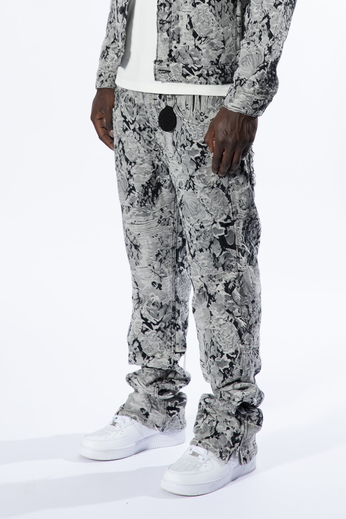 Jeans de mezclilla jacquard Amelio negros