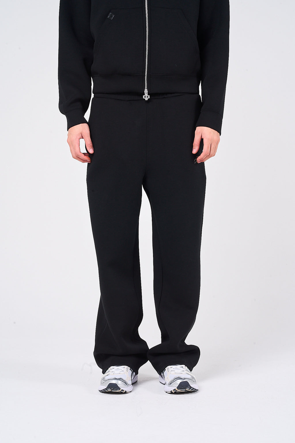 Atelier Black Scuba Jogger