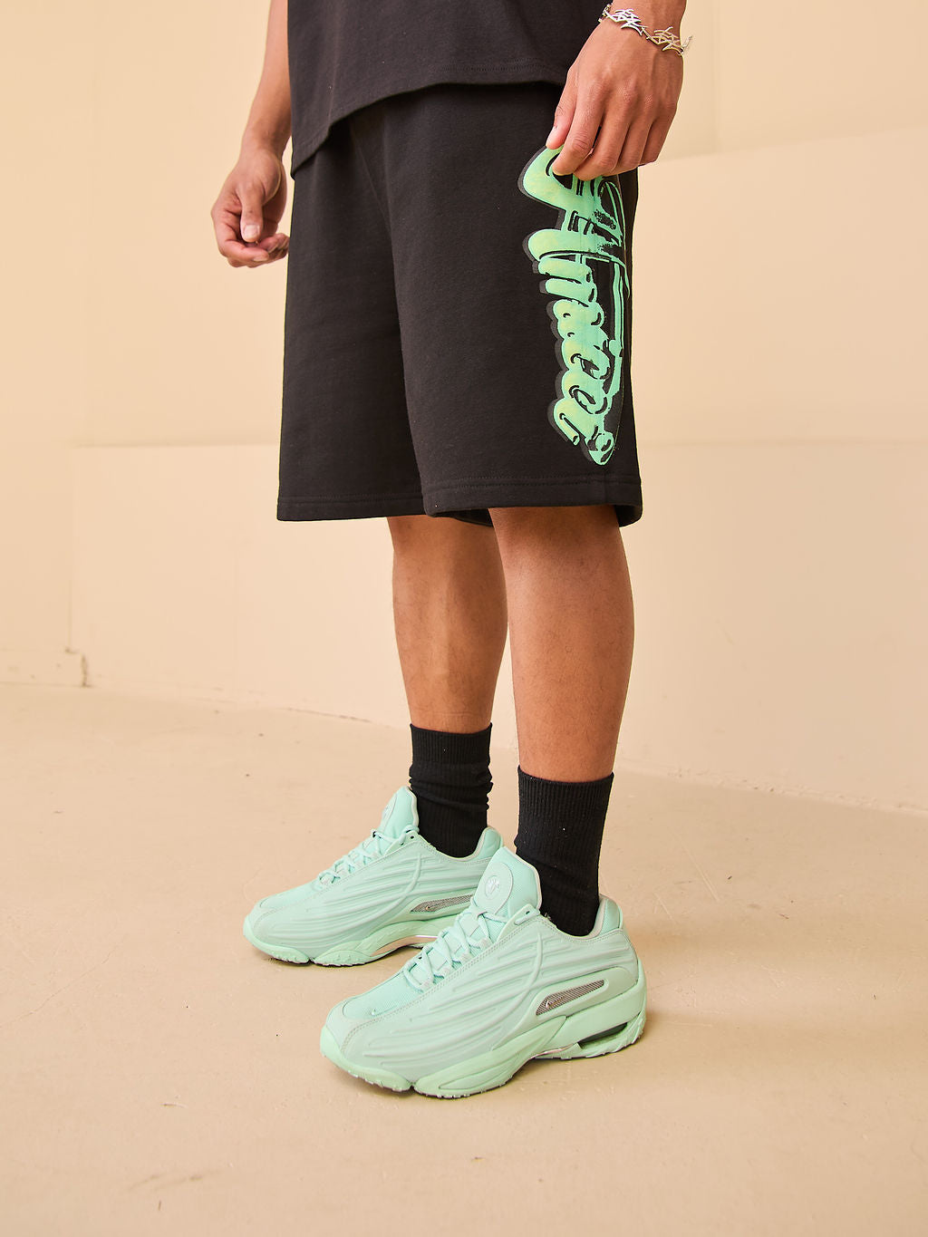 Verdent Graphic Short Black