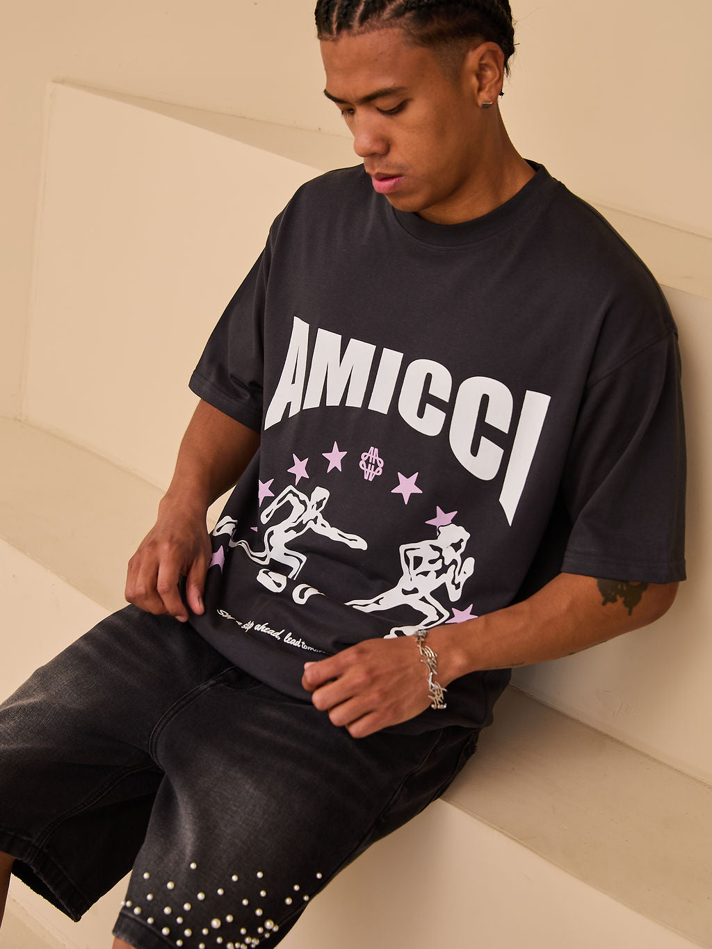 Direction Schwarzes Grafik-T-Shirt