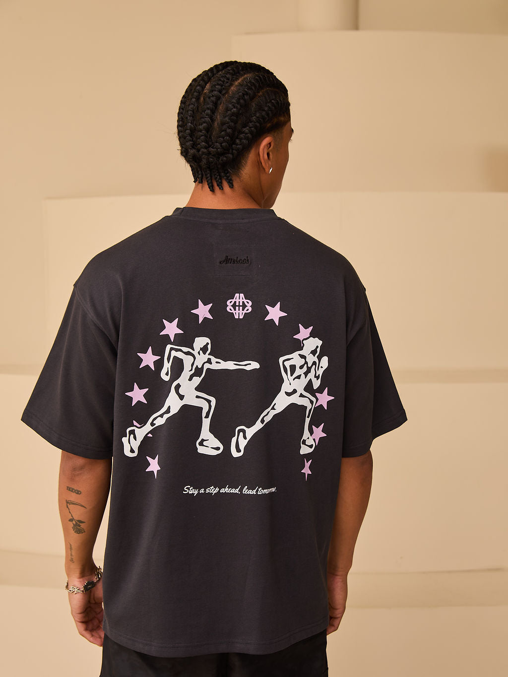 Hasten Grafik T-Shirt Schwarz