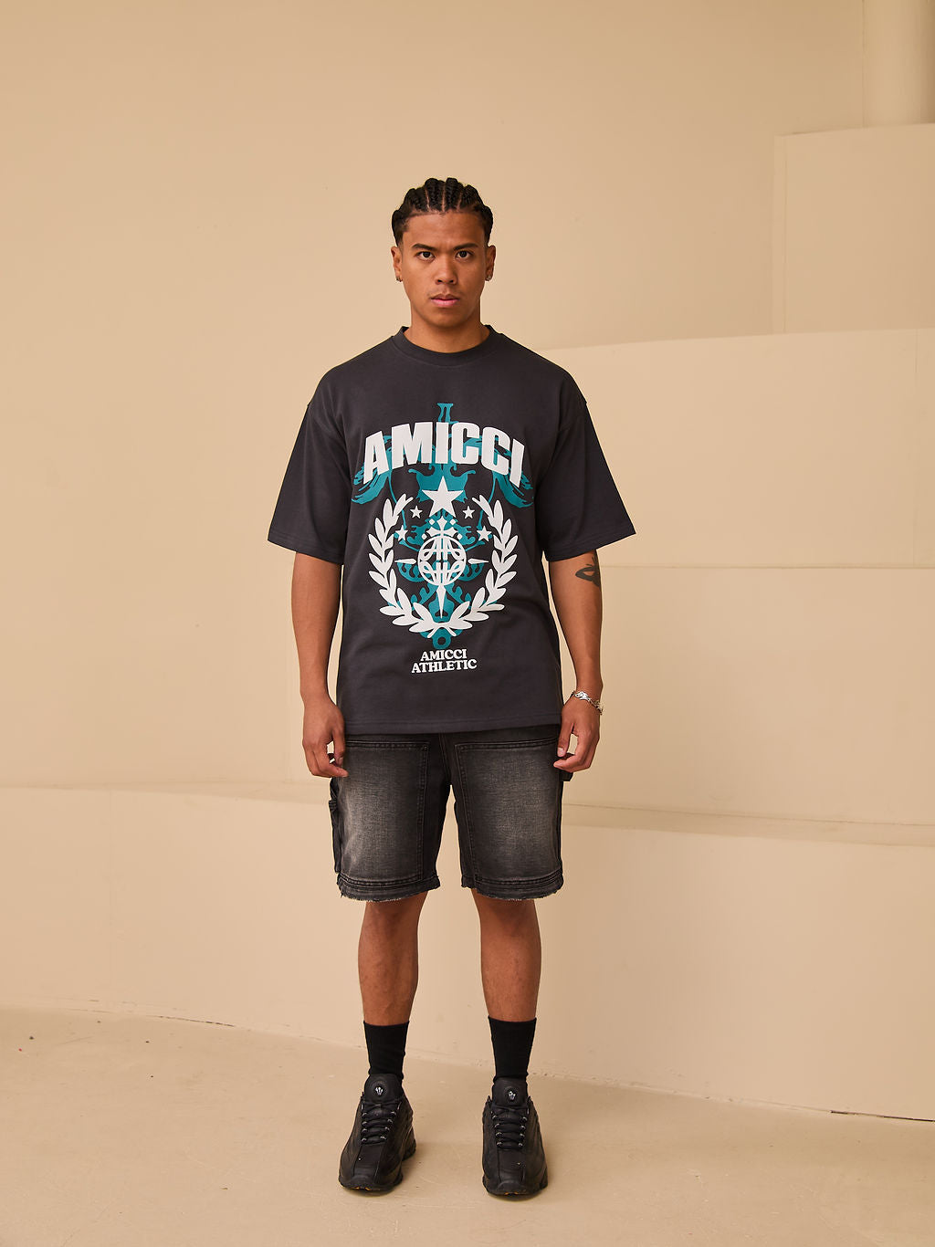 Parade Grafik T-Shirt Schwarz