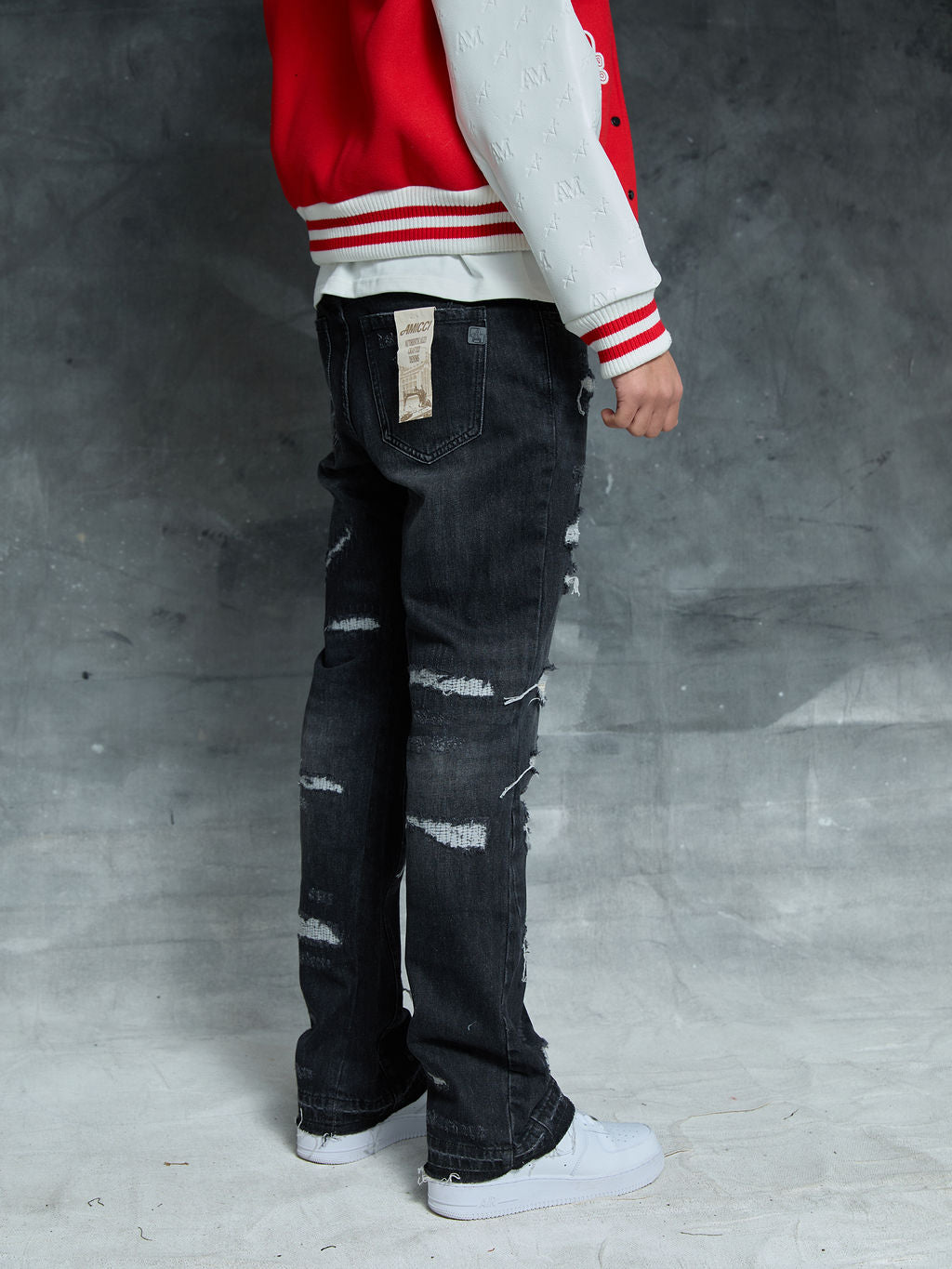 Trivoni Schwarze Flare-Jeans