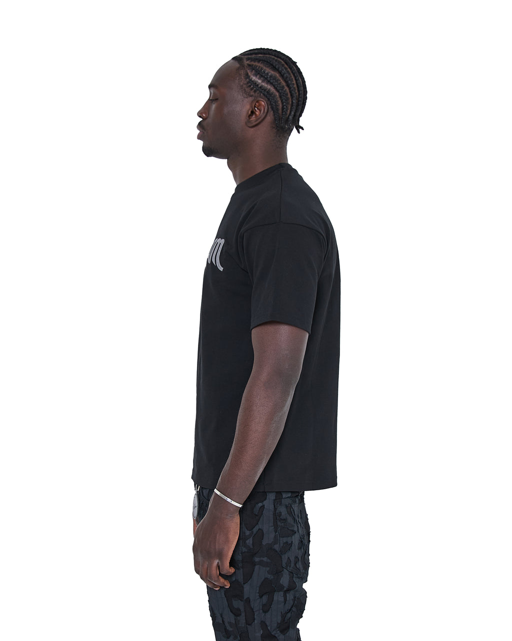 Onesta Black T Shirt
