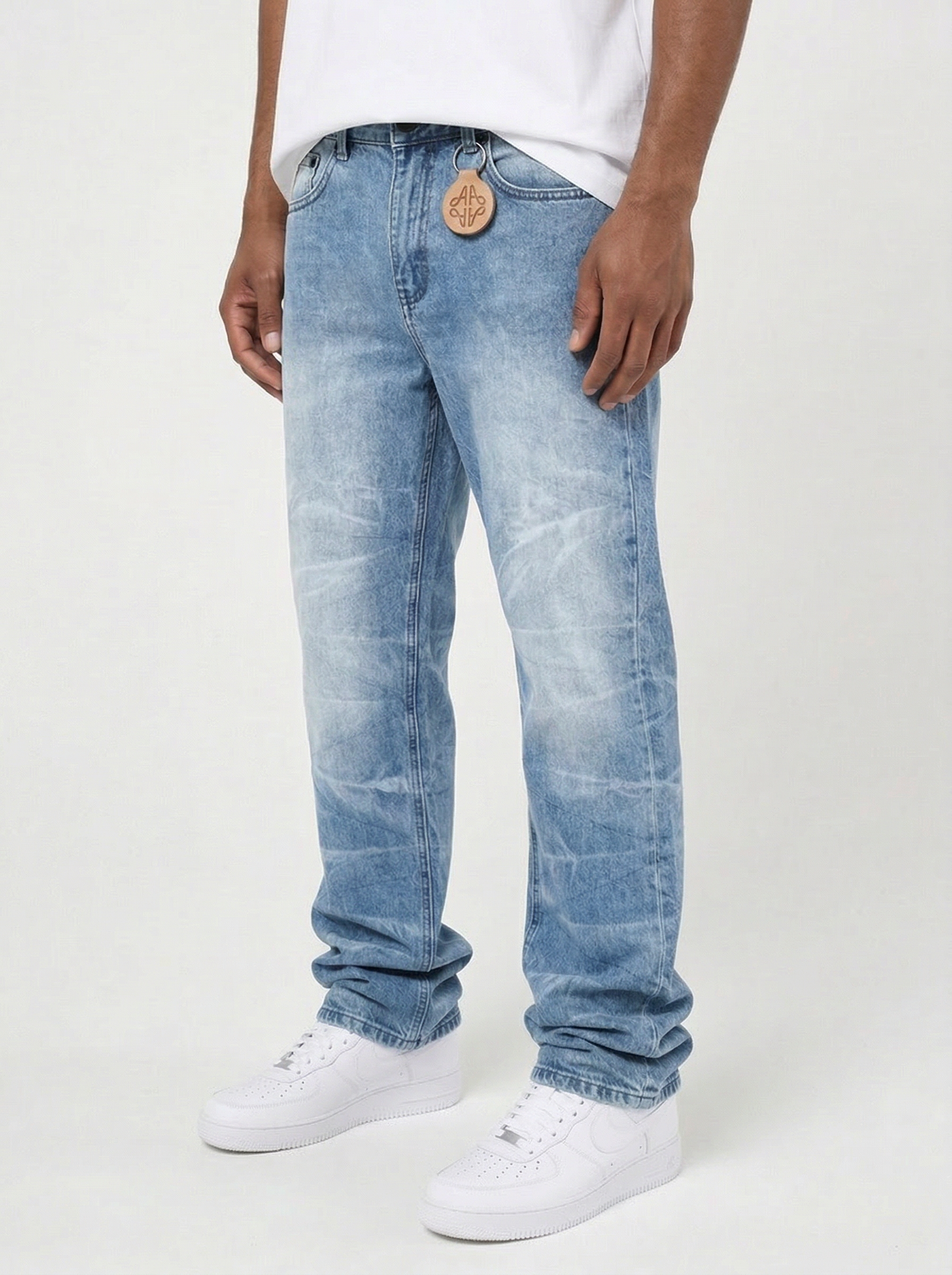 Sienna Hellblaue Schlagjeans